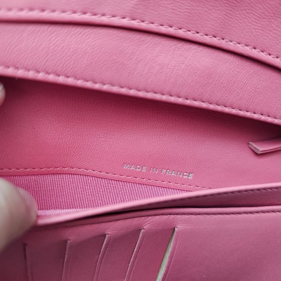 CHANEL Pink Quilted Wallet - Picture 5 of 11